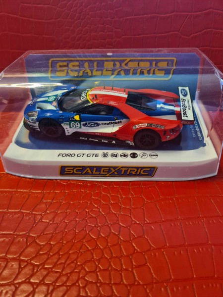 Ford GT GTE Le Mans SCALEXTRIC C3858 