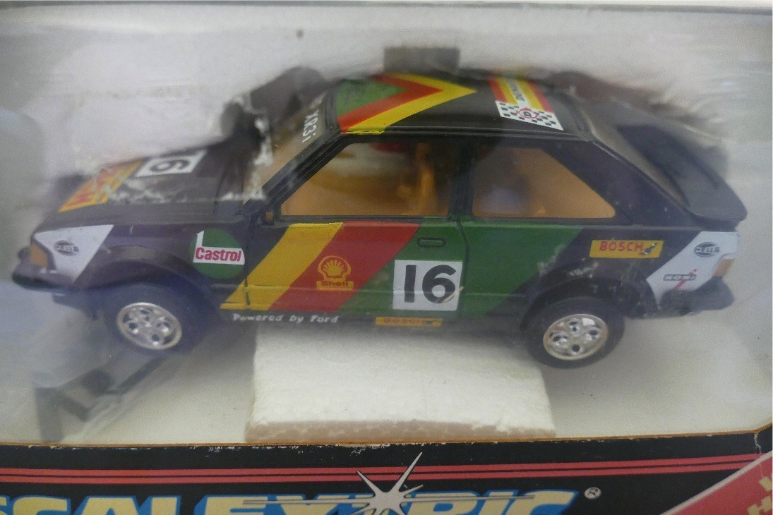 SCALEXTRIC C390 BOSCH XR3 WITH WORKING HEADLIGTHS  ANGLETERRE