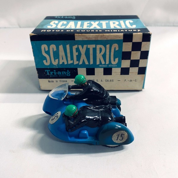 Sidecar Typhoon bleu - casque vert - Scalextric Ref B1